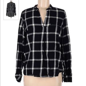 OLD NAVY “The Classic Shirt” Black Plaid Light Flannel Button Dowm